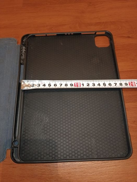 Срочно продам оригинал чехол ipad pro 11