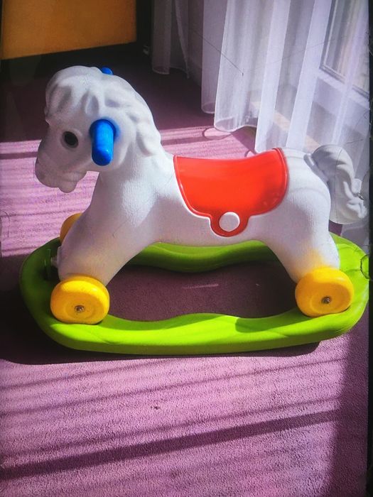 Детска люлка конче, кола за яздене