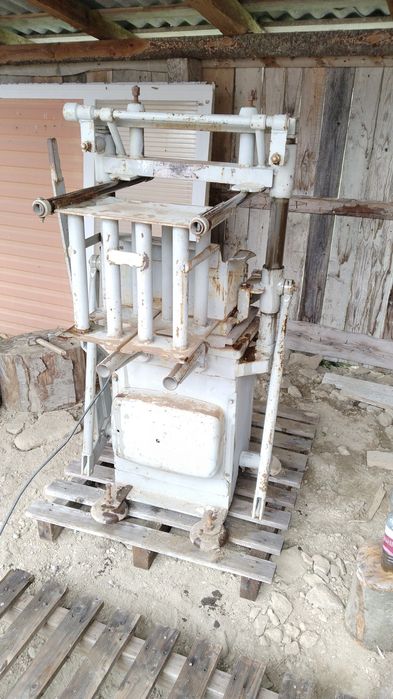 Presa bolțari de beton și pavaj