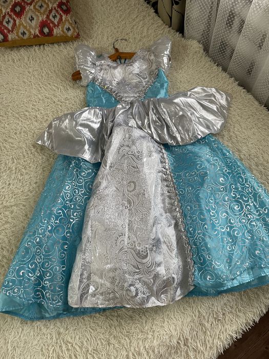 На прокат костюмы