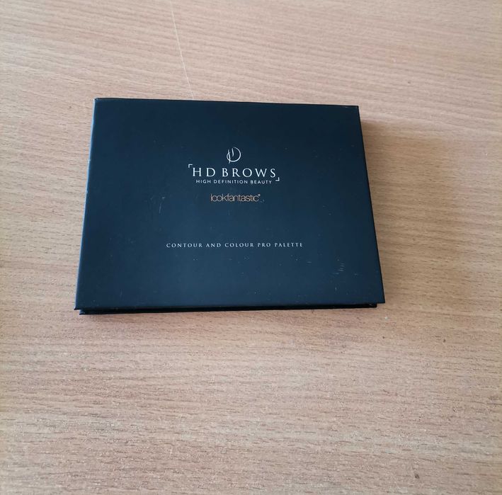 HD BROWS Pro Palette 
Професионална палитра