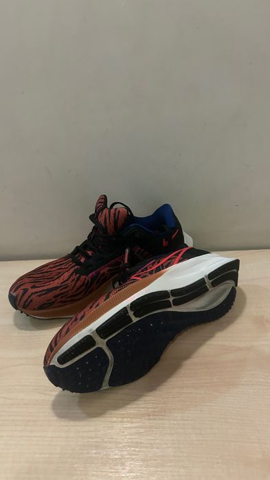 Nike кроссовки женские