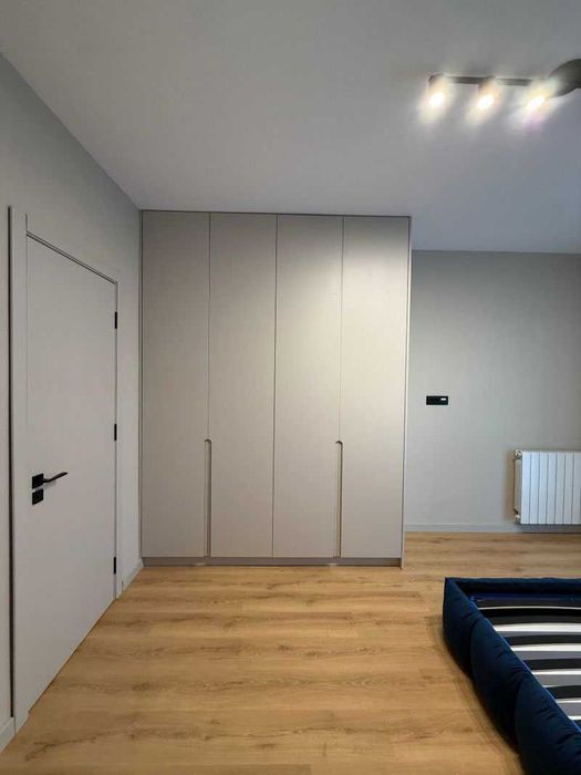 Дава се под наем Тристаен апартамент в София, Красно село - 97 кв.м за 1300 € - Снимка #4