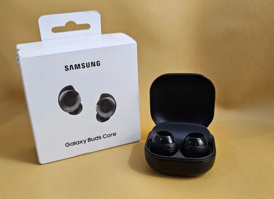 Naushnik ochilmagan buds core 400.000 so'm orginal новый