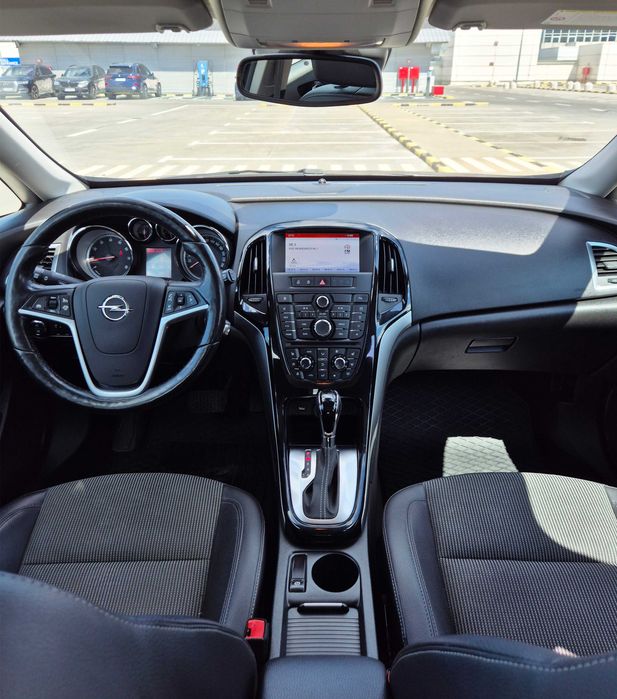 Închiriez maşină Bucureşti/Cutie Automată/Rent a Car/Închiriere auto uz personal