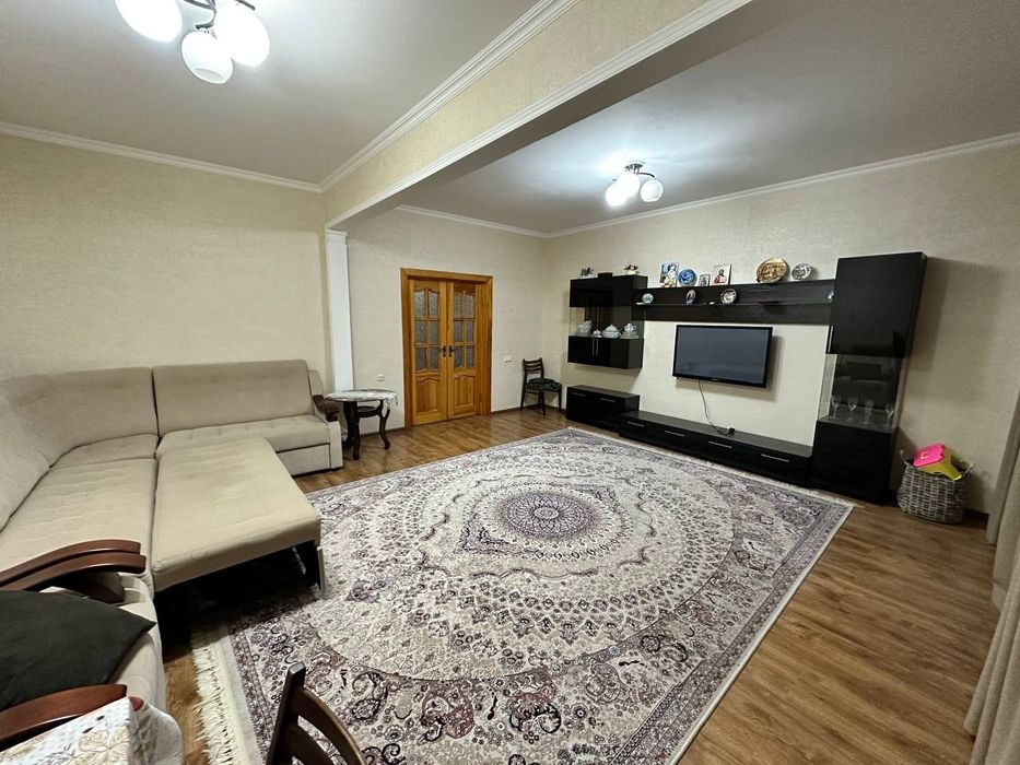 Продаётся на Карасу-2 4ком