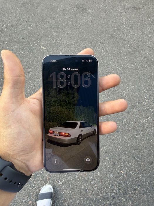 Продам Iphone 15 pro