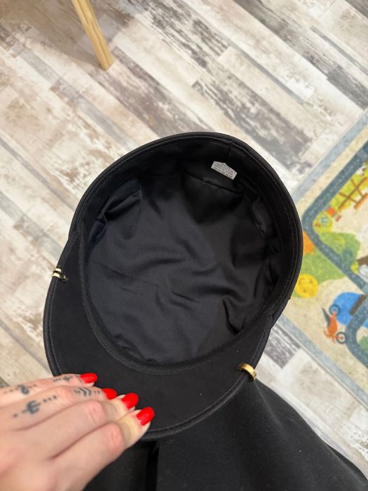 Черна шапка - RB