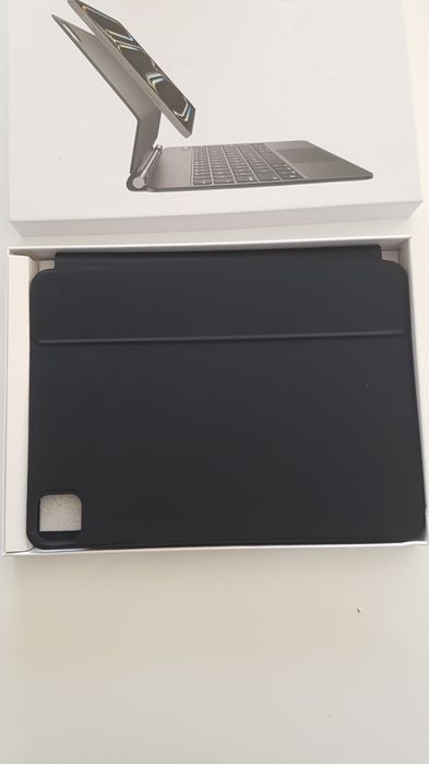 Калъф с магнитна клавиатура за iPad Air 11" 2024 M2, iPad Pro 11"