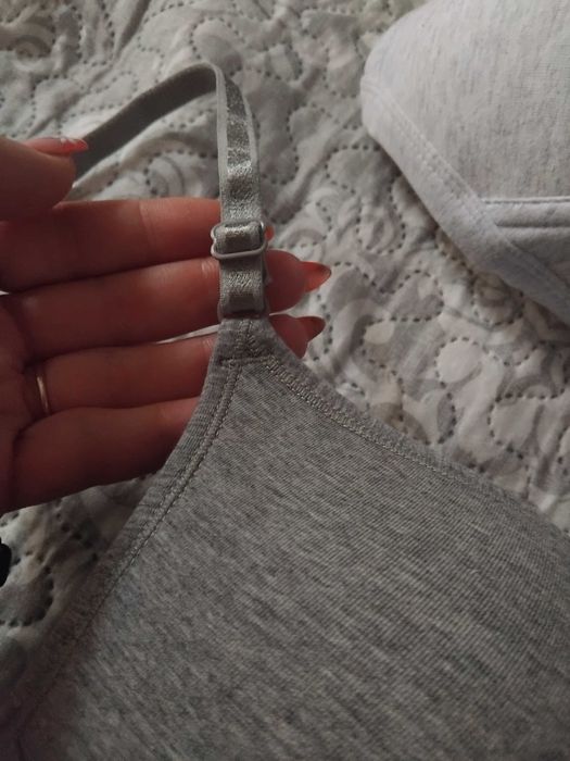 Бюстиета/ сутиени 3 бр.,нови