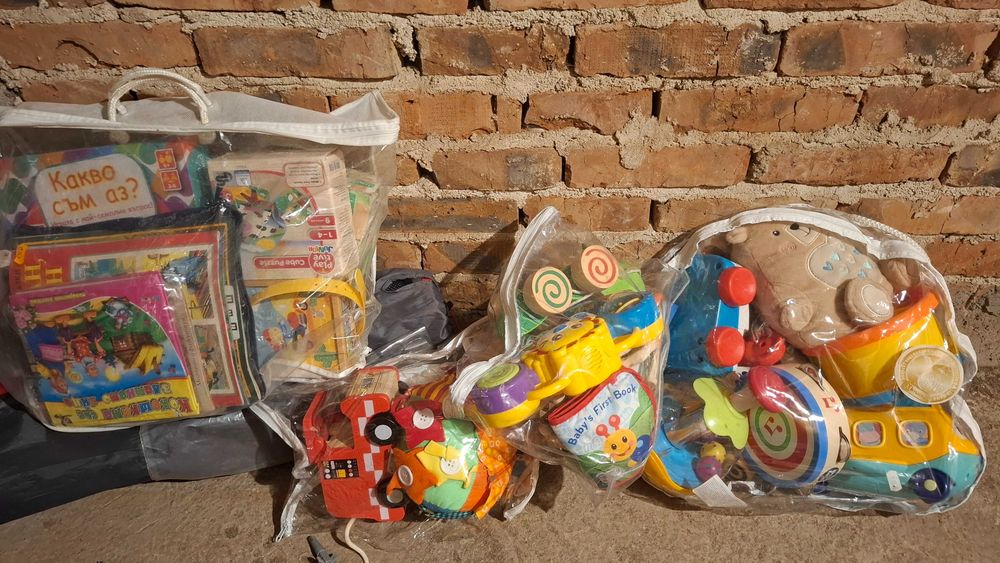 Продавам играчки на изгодни цени