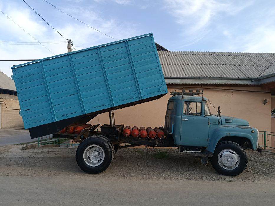 Zil 130 sotiladi yili 1991 .ontaradi.furgoʻn dokument