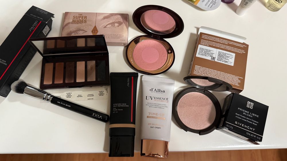 Тени Charlotte tilbury