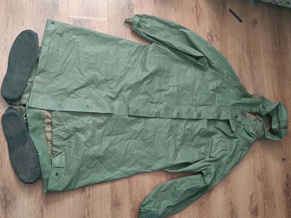 Set militar de protecție chimică în condiții bune