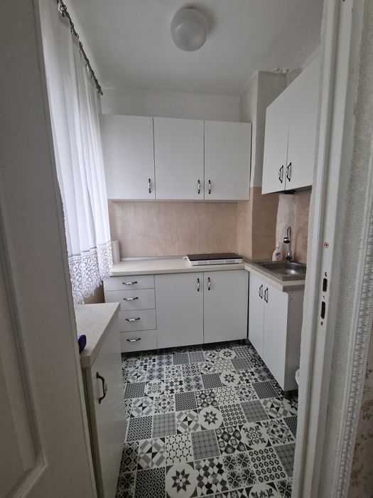 Vând apartament 2 camere tip x  la parter