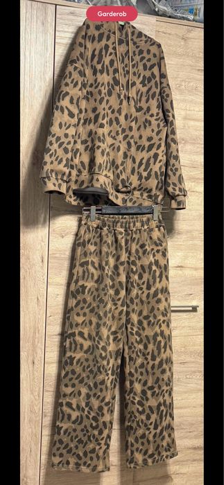 Женский костюм леопардовый