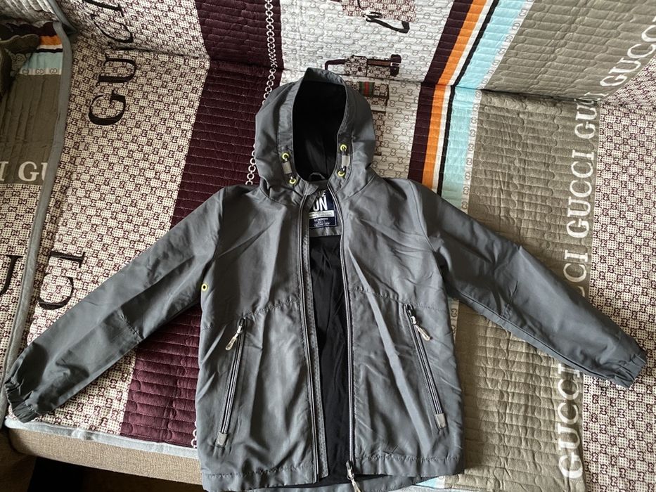 Куртка на мальчика 8-9 лет