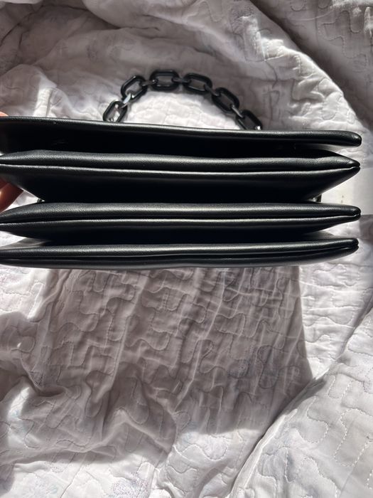 Чёрная стильная сумка