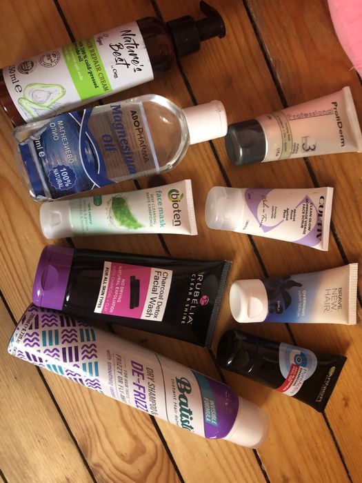 Продавам козметика