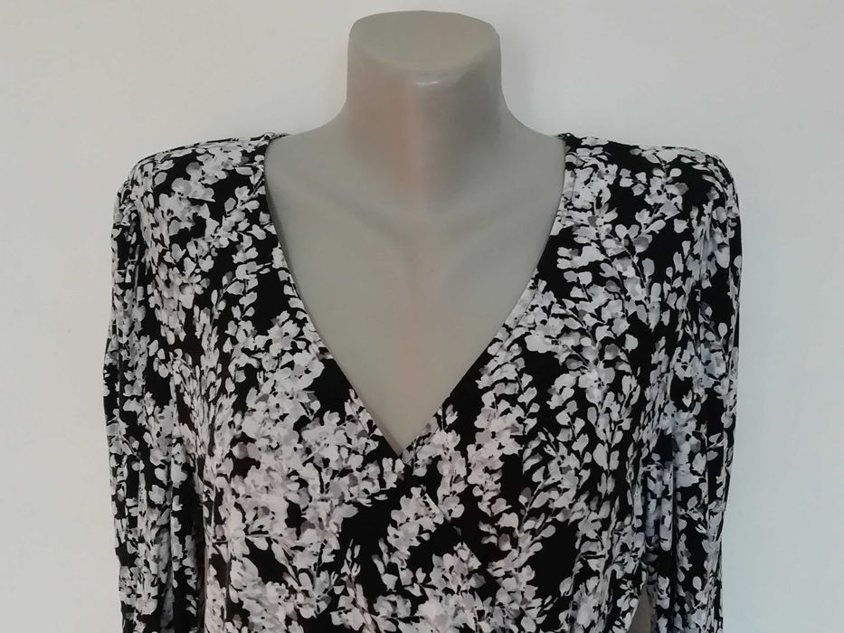 Цветна блуза с дълъг ръкав размер М