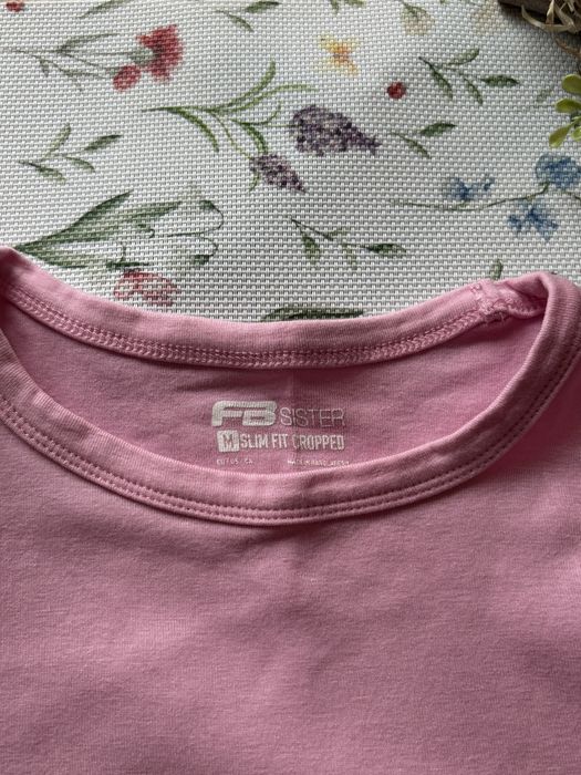 Тениски,марка-New yorker и Stradivarius