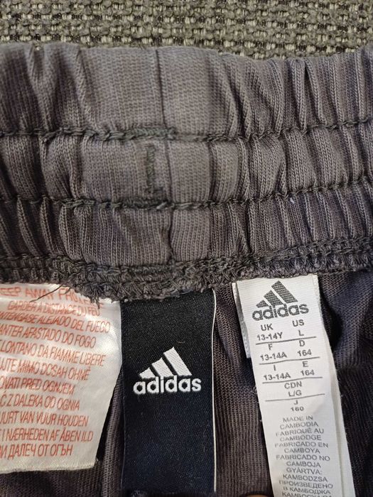 Adidas 100% оргинално долнище