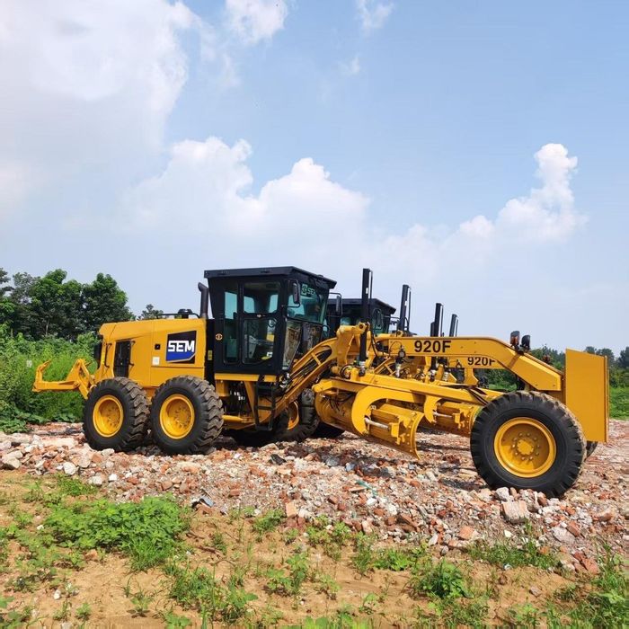 Грейдер SEM (Caterpillar) 920F