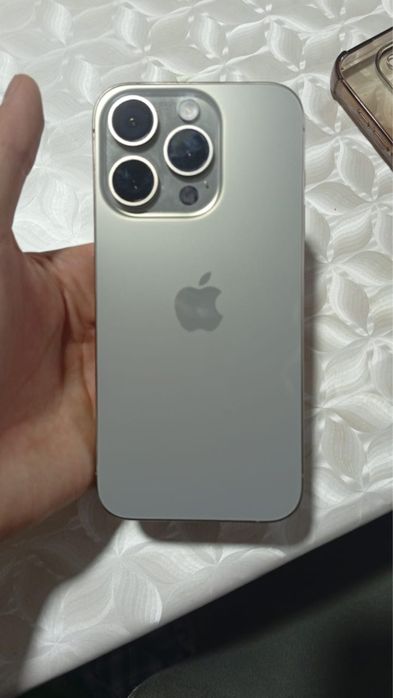 Продам б/у iPhone 15 Pro