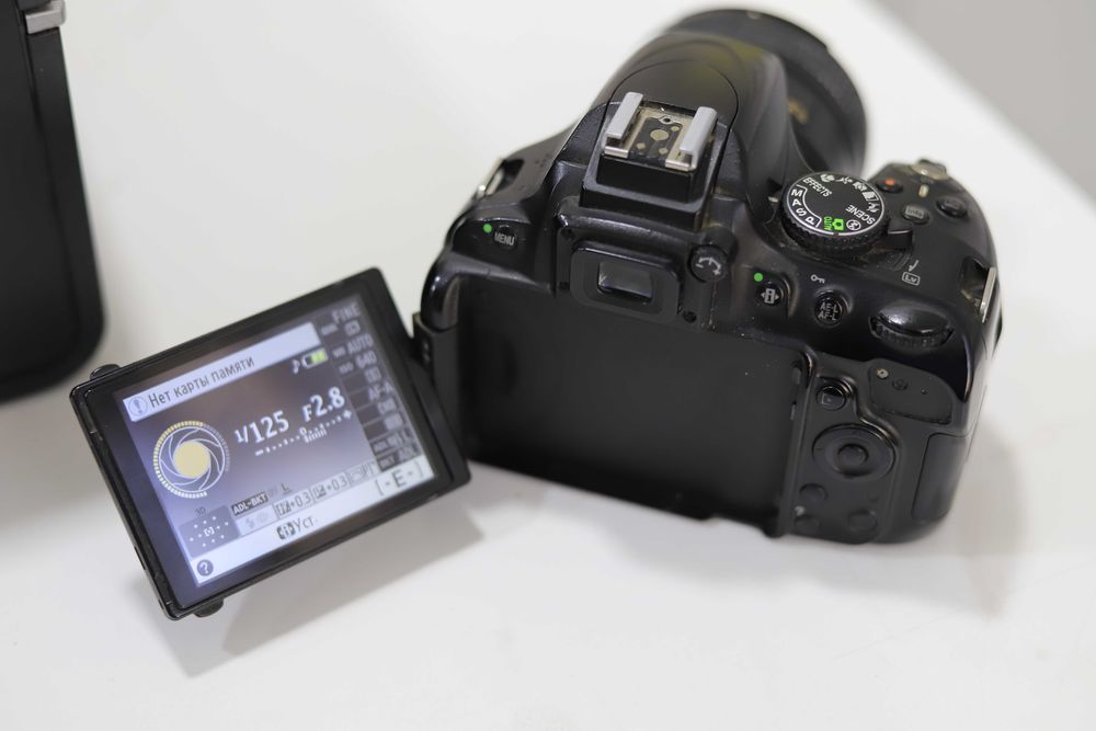 Nikon 5100 sotiladi 50mm portret obyektiv bilan