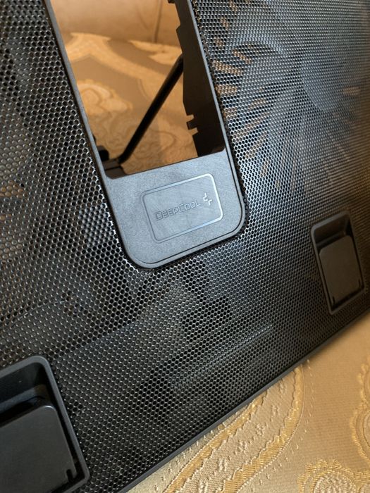 Охлаждающая подставка для ноутбука Deepcool