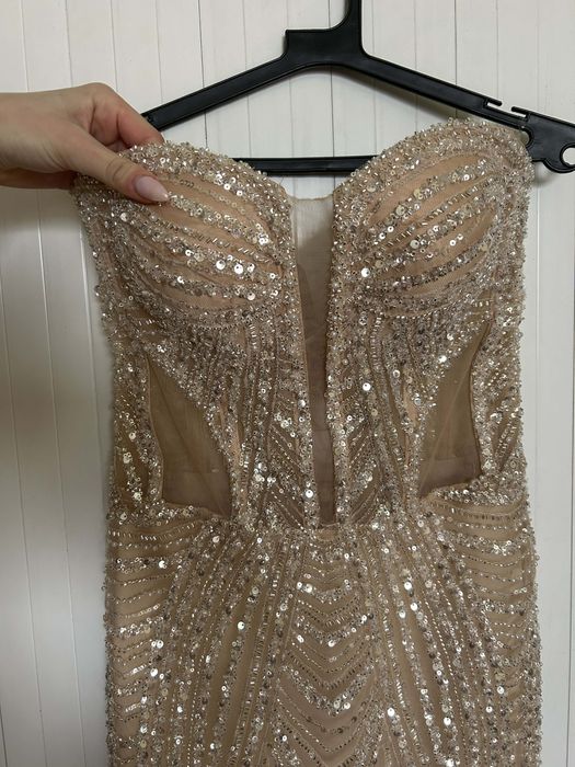 Абитуриентска рокля