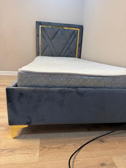 Продам кровать в отличном состояние