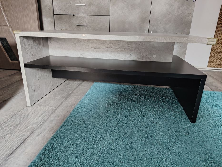 Masa bucătărie și măsuța cafea