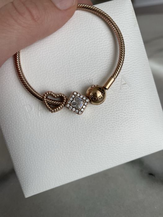 Гривна Pandora rose gold