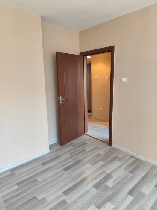 Дава се под наем Двустаен апартамент в Русе, Център - 55 кв.м за 298.86 € - Снимка #3