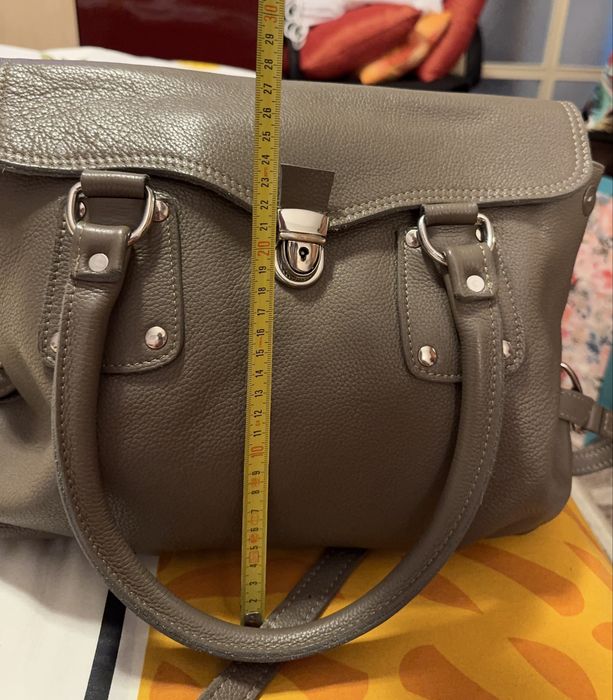 Vand geanta piele naturala noua