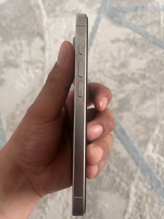 Iphone 16 pro с гарантией