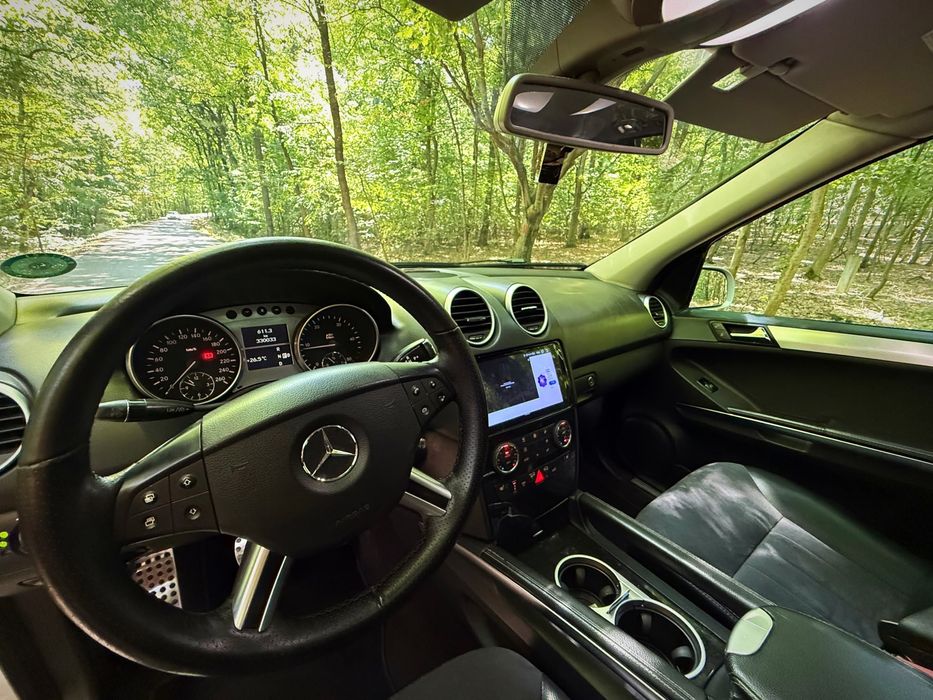 Vând Mercedes ML 320 4matic