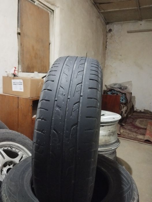 Продам шина комплект чотки