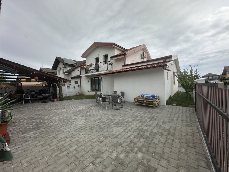 Casă de vânzare