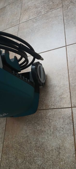 Masina de spalat cu presiune Makita HW 102
