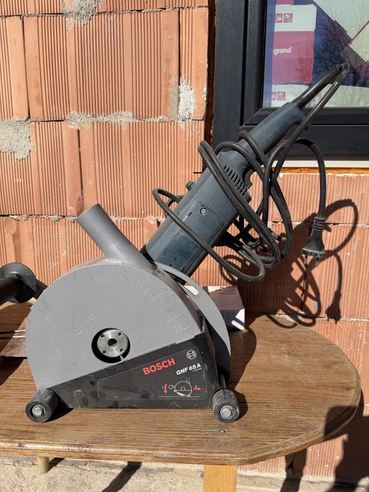 Vand Bosh GNF 65 A masina de frezat caneluri