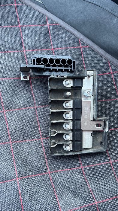 Блок предохранителей