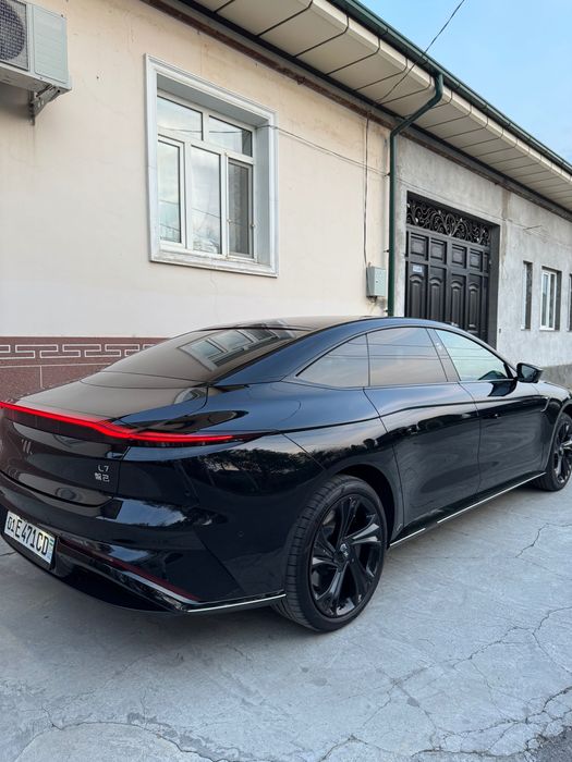 IM motors L7 (Zhiji L7)