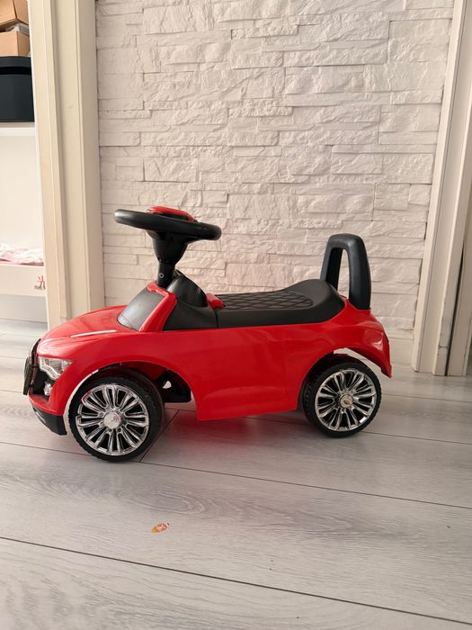 Детская машинка-толокар