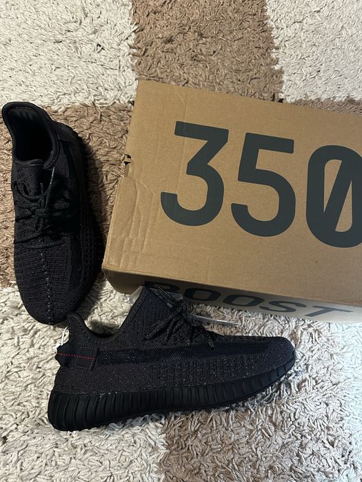 Yeezy 350 v2    Noi
