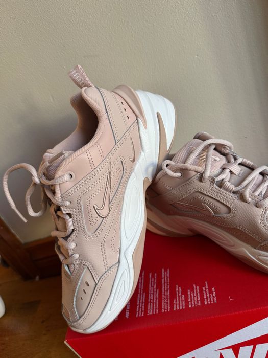 Бежави маратонки W Nike M2K Tekno