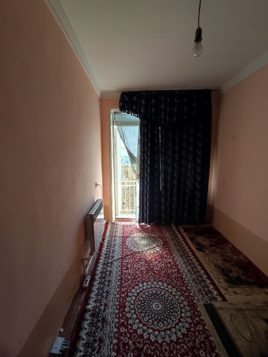 Продаётся 4-ёх комнатная квартира в центре города Карши