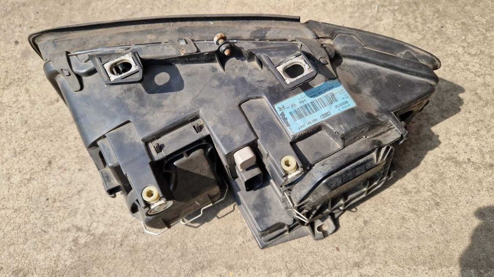 Far dreapta Valeo Audi A4 B6 cod 8E0 941 004 F