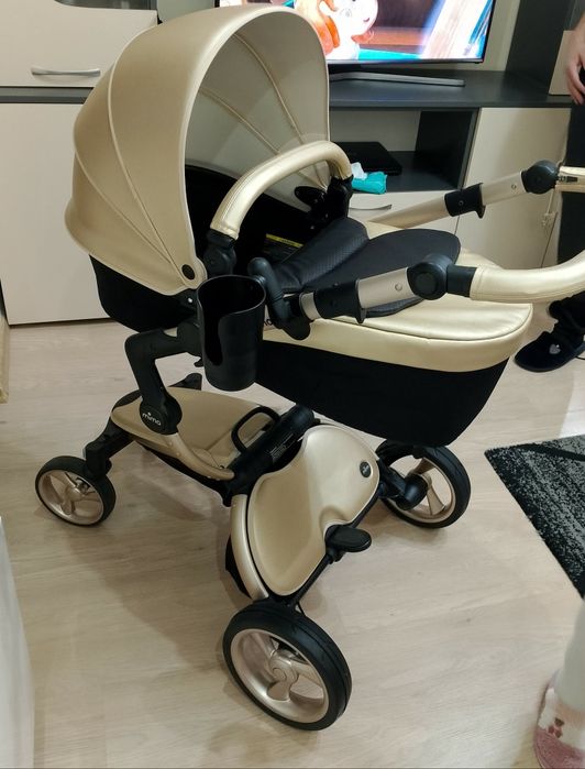 Продавам детска количка Mima Xari